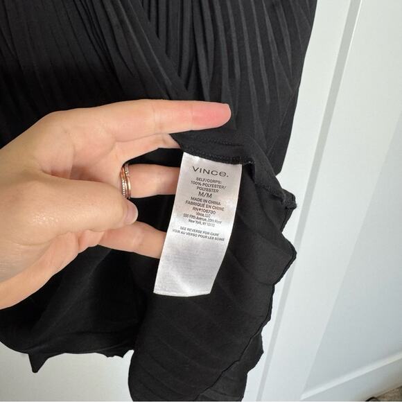 Vince Pleated Smocked Blouse Black Tie Back Size Medium - Picture 4 of 6